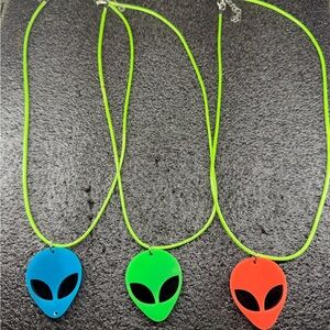 Alien Pendant Necklaces Set 2+1 free